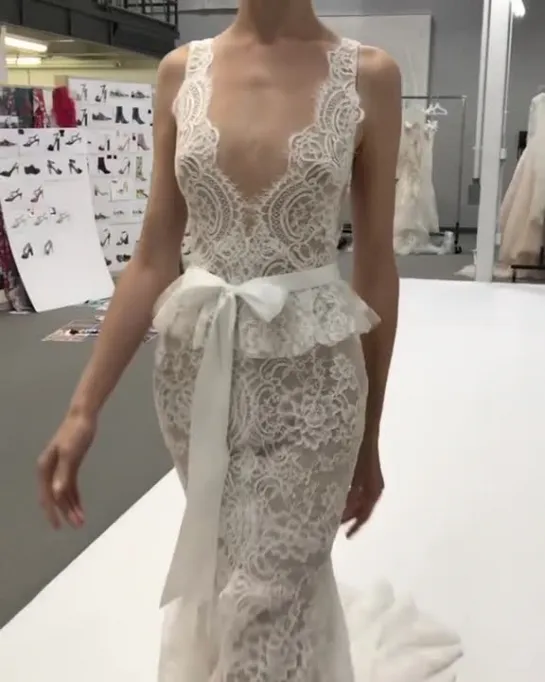 Monique Lhuillier Bride Fall19