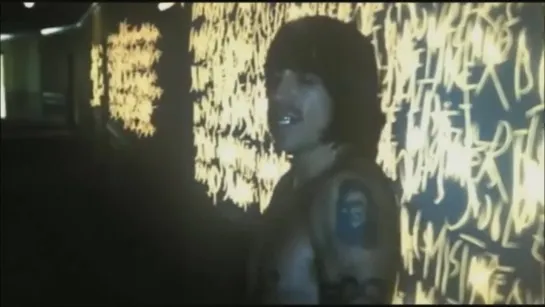 Red Hot Chili Peppers - Fortune Faded (Official Music Video) © 2003