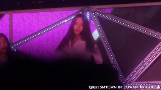 Rum Pum Pum Pum at SM Town in Taiwan (150321) (Krystal Focus)