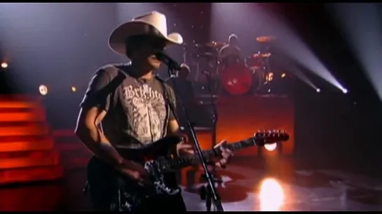 Brad Paisley - Shes Everything (Official Video)