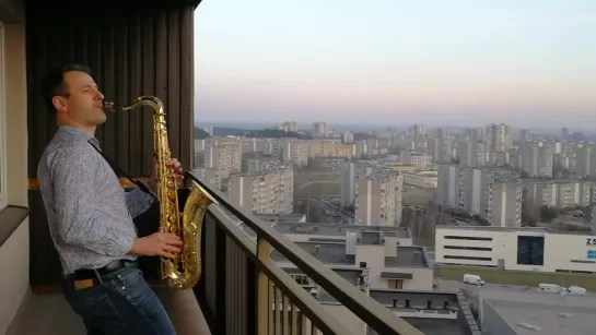 Quarantined Saxophonists Interact Through Their Balconies - Senorita (Vilnius, Lithuania)