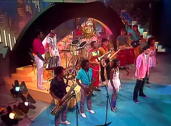 KC  the Sunshine Band - Somethings Happening