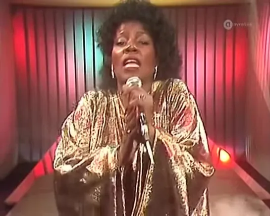 Gloria Gaynor - Stop In The Name of Love