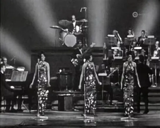 Diana Ross  The Supremes - Musical Medley - Live