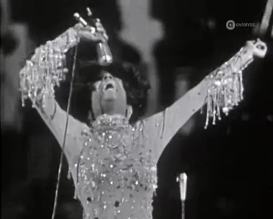 Diana Ross  The Supremes - The Lady Is A Tramp - Live