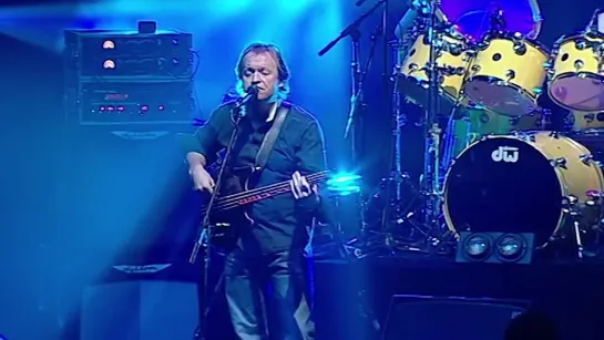 Level 42 - Leaving Me Now (Live in London, 2003)