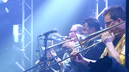 Level 42 - Love Games (Sirens Tour Live, 2015) OFFICIAL