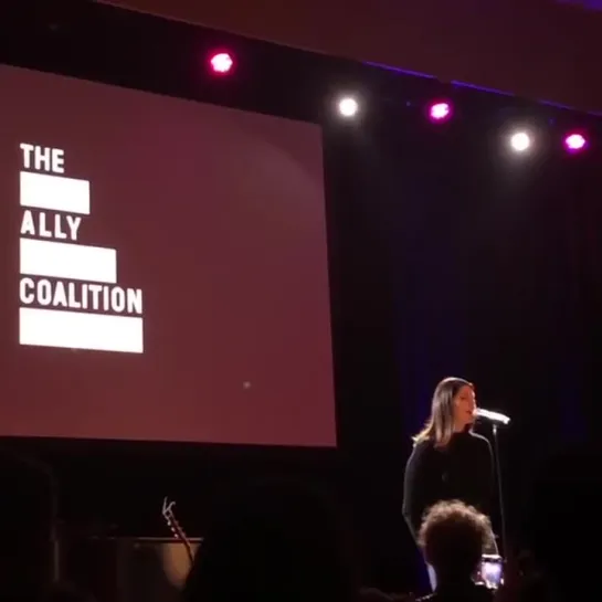 Lana Del Rey – How To Disappear (Live @ «The Ally Coalition Talent Show» at «The Town Hall»)