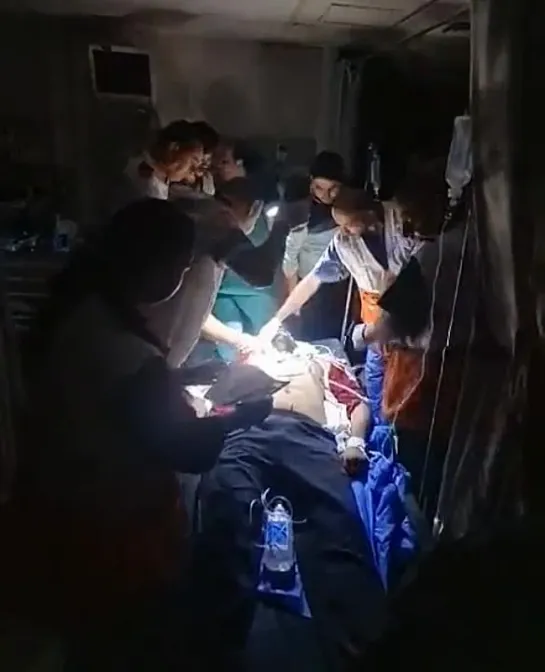 ️Palestine Red Crescent has released footage of an surgery at Gaza's Al-Quds Hospital during a power cut