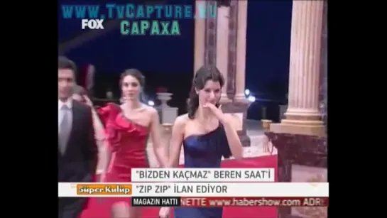 Beren Saat Hazal Kaya Ödül Gecesinde  ( 11.05.2010)