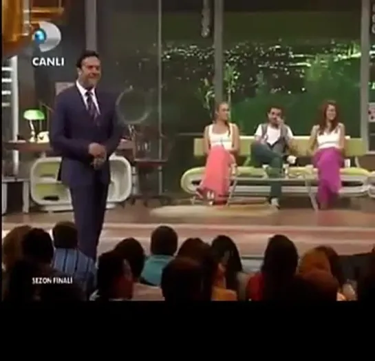 Beyaz Show Kenan Doğulu ya Beren Saat Şakası(рус.субтитры)