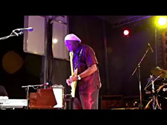 BUDDY GUY 2010 [HD] ~ Hoochie Coochie Man - Live Vernon