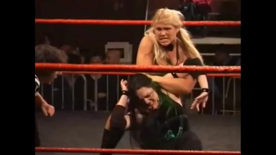 Beth Phoenix vs MsChif