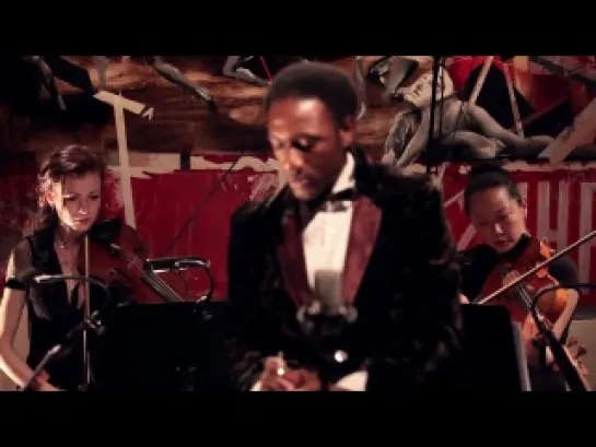 Aloe Blacc, Miki and Jaybo: "Mama hold my hand"