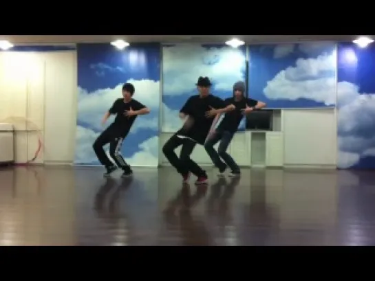 120415 Greg dancing with Xiu Min and Lay