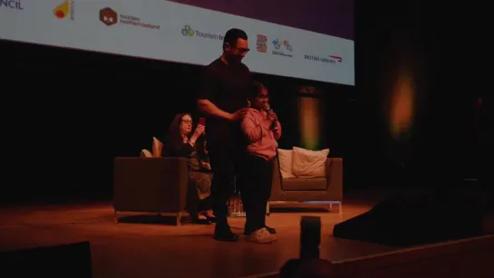 That magical moment last night when a young girl in the audience surprised Aamir Khan with a song at the end of his Festival QA