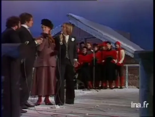 Carlos, Joe Dassin, Jeane Manson et Dave dans des extraits de chants de Noël