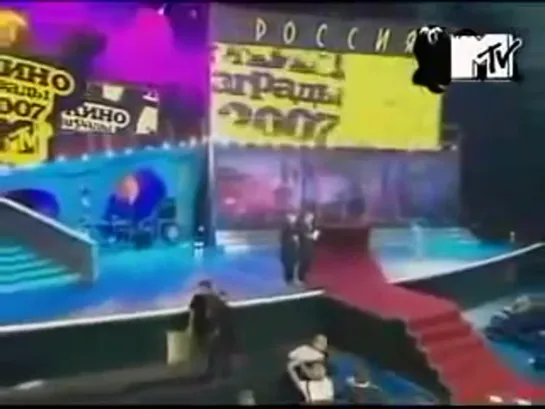 Отказ В.Меньшова вручать премию MTV фильму Сволочи (2007)