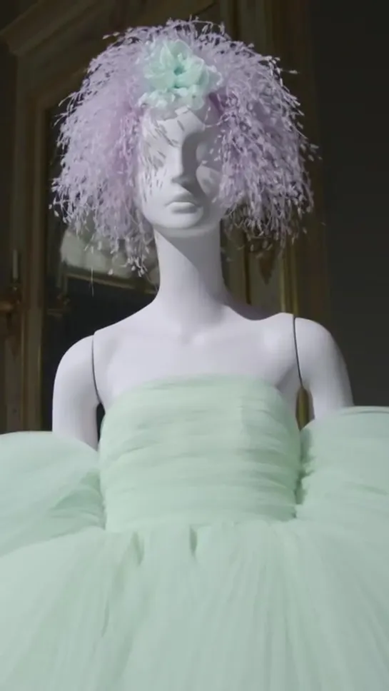 Giambattista Valli Haute Couture 17- Exhibition in Paris.  Juillet 2019