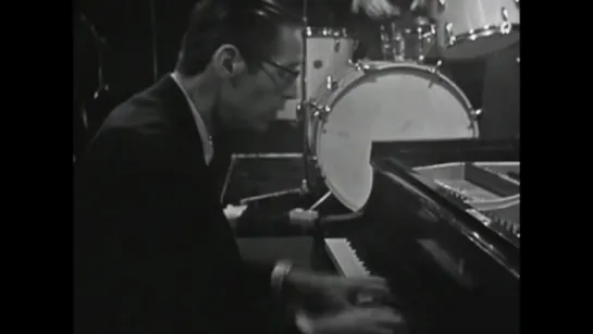 Bill Evans Trio - Waltz For Debby