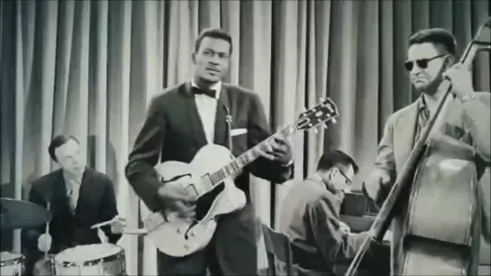 Chuck Berry - Little Queenie (Go, Johnny, Go!) (1959)