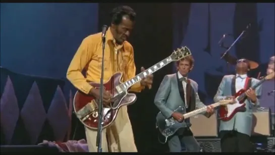 Chuck Berry with Robert Cray - Roll Over Beethoven (Live at Fox Theatre in St. St. Louis, Missouri, USA on 16 October 1986)