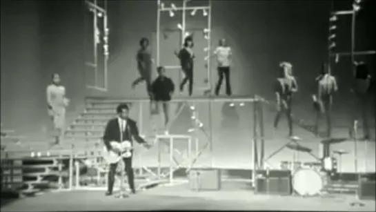 Chuck Berry with Gerry and The Pacemakers - Maybellene (T.A.M.I. Show 1964)