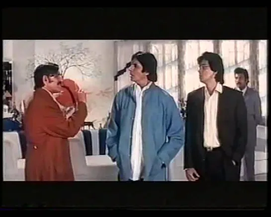 Krasnui_Padishah_Lal_Baadshah_VHSRip