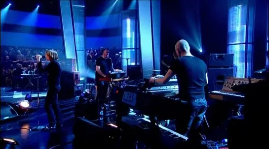 Portishead - Machine Gun (Live on Jools Holland 2008)