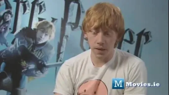 Rupert Grint talks about KISSING Emma Watson (Hermione)