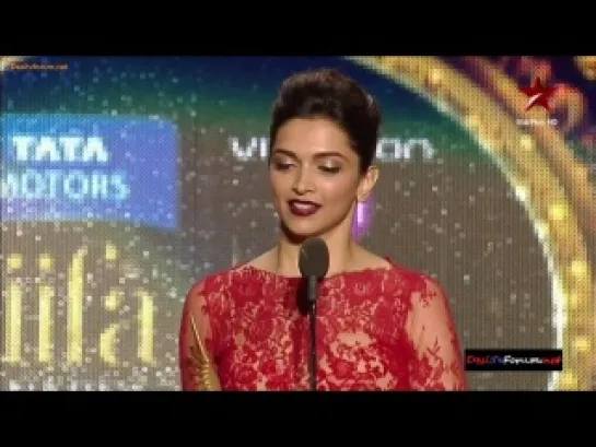 IIFA 2014 - Дипика Падукон "Лучшая актриса" (Ченнайский экспресс)