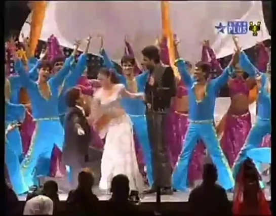 IIFA 2008 - "Kajra re" на сцене