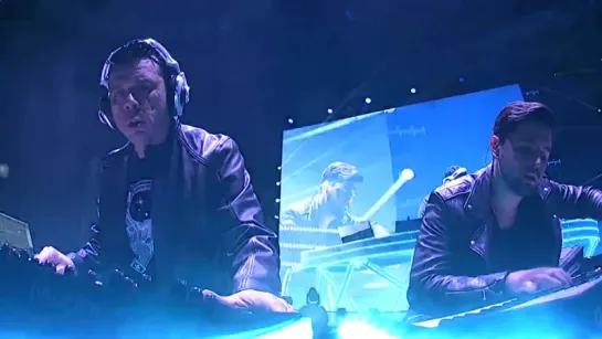 DJ Sona x Warsongs ft Crystal Method  Mako - League of Legends - Worlds 2017 Live Concert