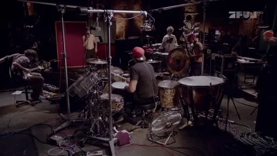 Red Hot Chill Peppers - Live from the Basement, 2012