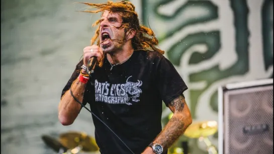 Lamb Of God "Walk With Me In Hell" (Live At Download Fest)