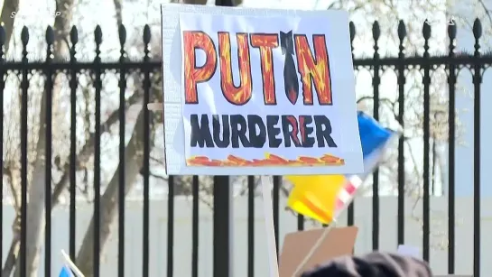 World rallies behind Ukraine as thousands protest Russia