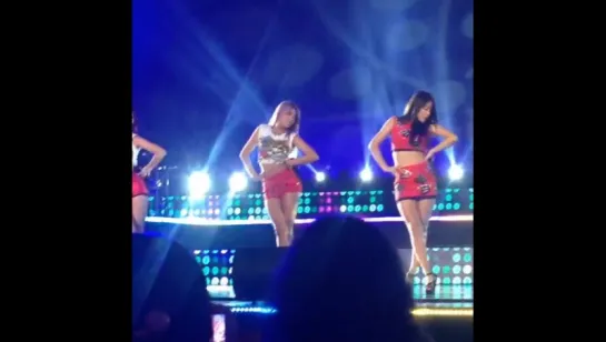 [FANCAM] 150905 SISTAR - Shake It @ Busan Cinema Film Festival