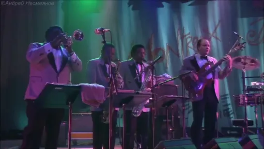 B.B. King Blues Band - Intro (Live At Montreux on July 15,1993)