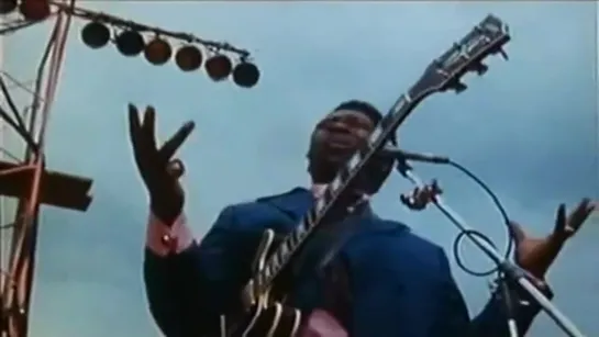 B.B. King - How Blue Can You Get / Just a Little Love (Medicine Ball Caravan. August 31st 1970)