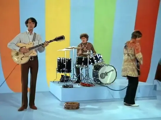 The Monkees — Pleasant Valley Sunday (1967)