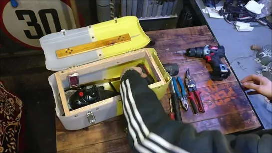 Ящик для инструментов  🔨🔧🔩📦 из пластиковых канистр своими руками