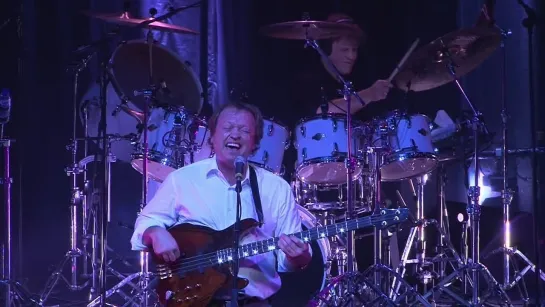 Level 42 - 2009 Live In Holland