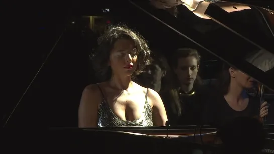 Khatia Buniatishvili - Un Violon sur le Sable - Rachmaninov Concerto n°2 - 1e part. (2017) ROYAN