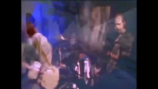 Nirvana - Come As You Are (360p) (via Skyload)