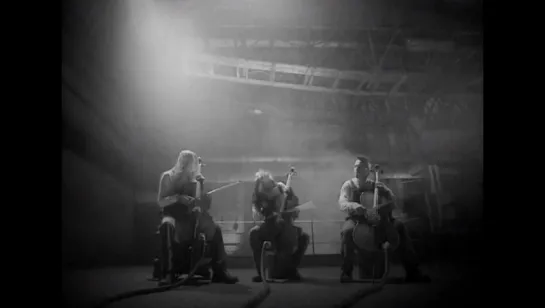 Apocalyptica - En Vie (feat. Manu)