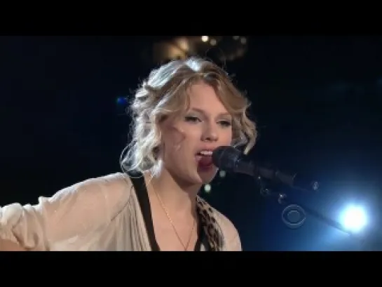 Taylor Swift & Miley Cyrus - Fifteen (Live @ Grammy Awards)