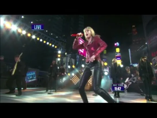 Taylor Swift - I Knew You Were Trouble & We Are Never Ever Getting Back Together(At Time Square New Year's Rockin Eve 13