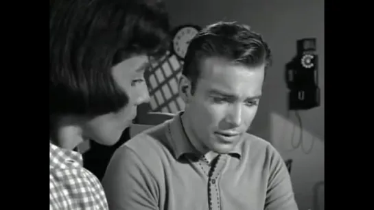 Twilight Zone  (Dimension Desconocida)    2x07    Nick of Time  -Pizca de tiempo, Una-   William Shatner    25.03    Latino