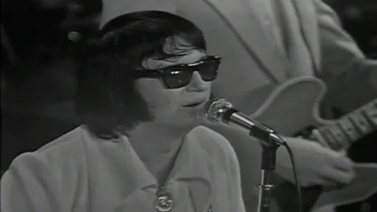 Roy Orbison — Sweet Caroline = Live From Australia