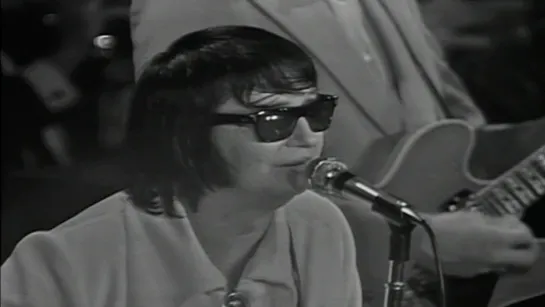 Roy Orbison — Bridge Over Troubled Water = Live From Australia